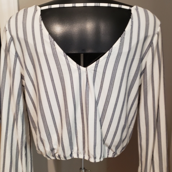 Ardene shirt size Lg - Picture 2 of 2